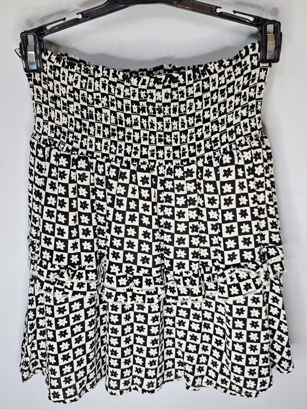 NWT Kendall + Kylie Black White Floral Check Smocked Mini Skirt Size Large